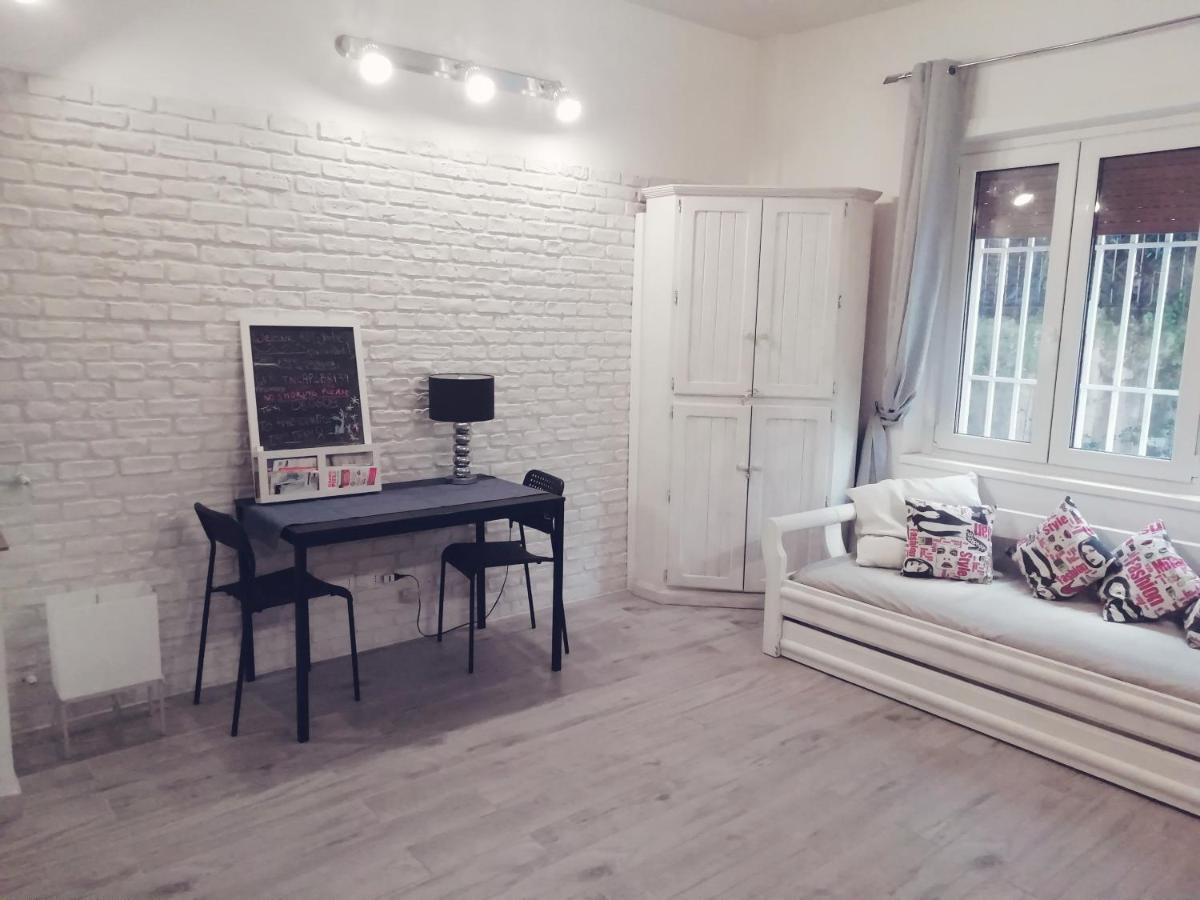 White Apartment โรม ภายนอก รูปภาพ