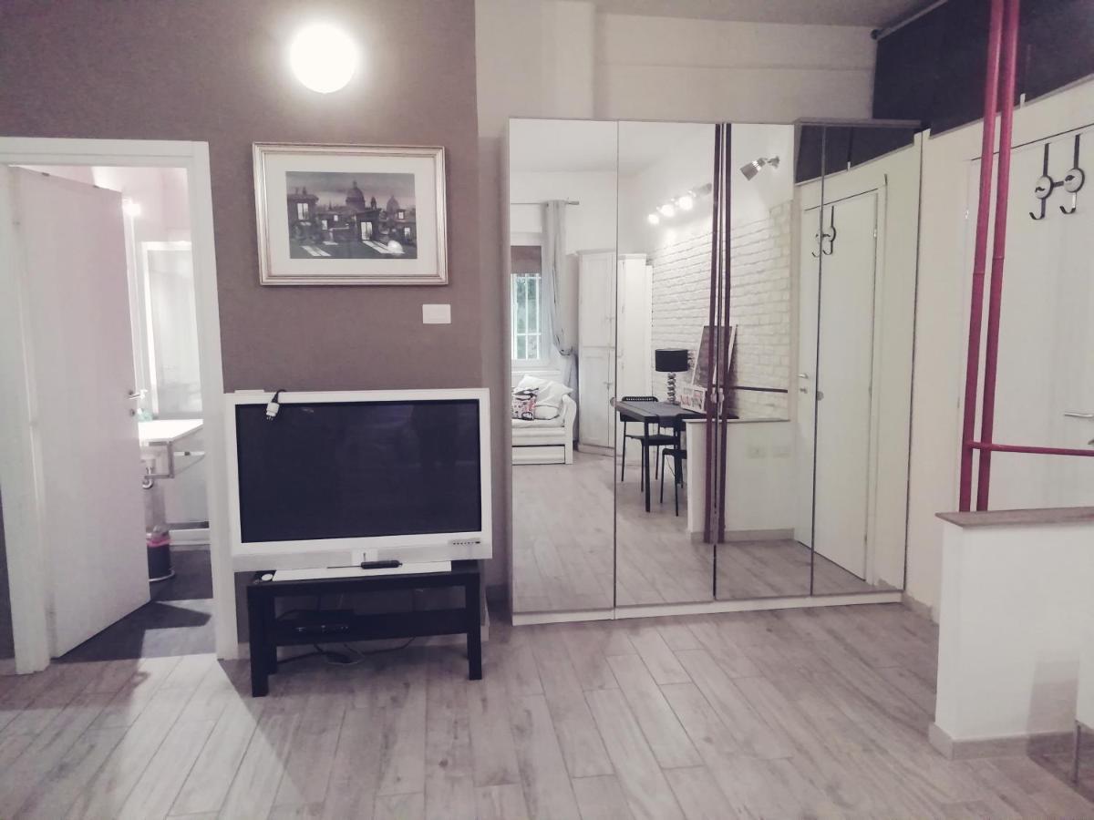 White Apartment โรม ภายนอก รูปภาพ